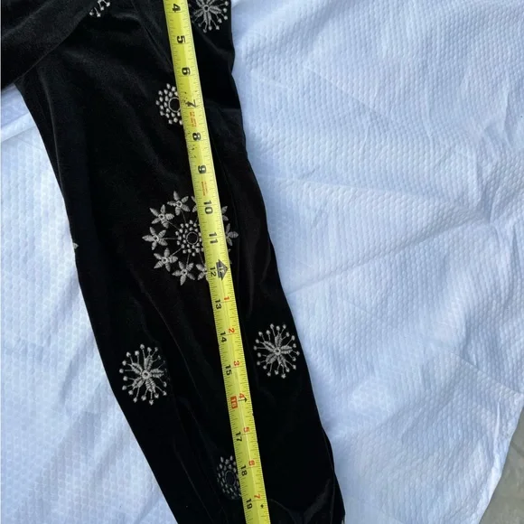 Zara Black Dress with White Floral Patterns - Picture 5 of 7